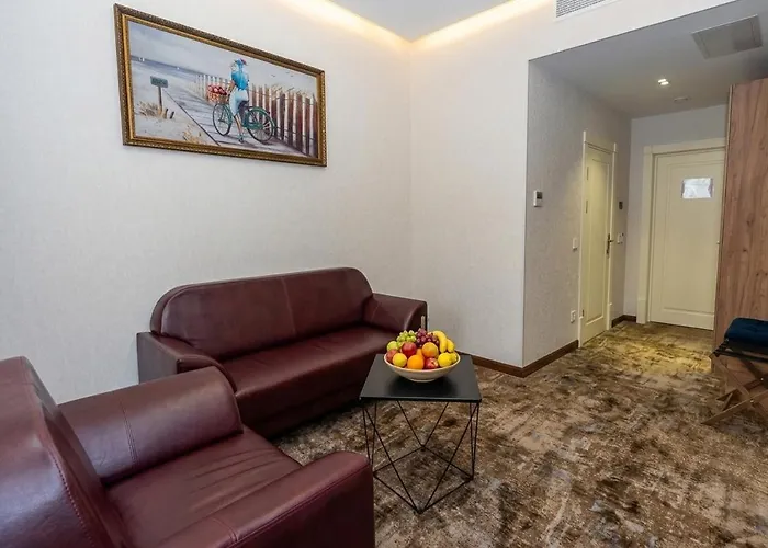 Garnet Mir Airport Hotel
